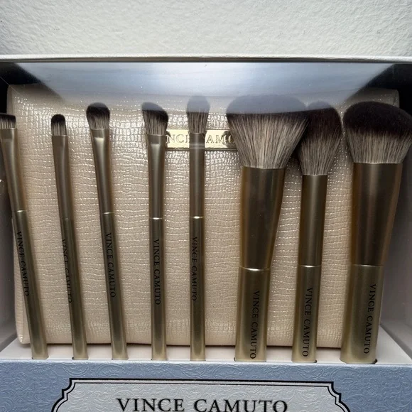 Vince Camuto Luxury beauty collection 8 pcs Brush set and 1 cosmetic bag - Picture 1 of 5